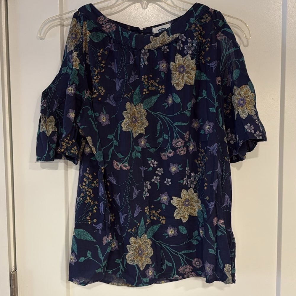 Old Navy flutter top - Picture 7 of 8